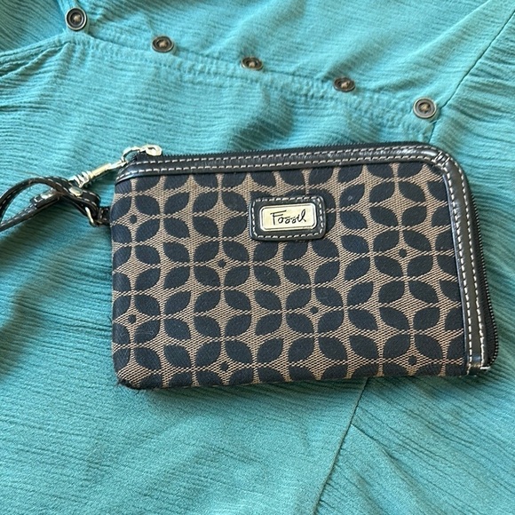 Fossil Black and cream signature card case Wallet Wristlet - Picture 1 of 7